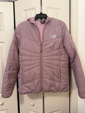 New Balance Women's Lightweight Quilted Hooded Jacket - Light Plum